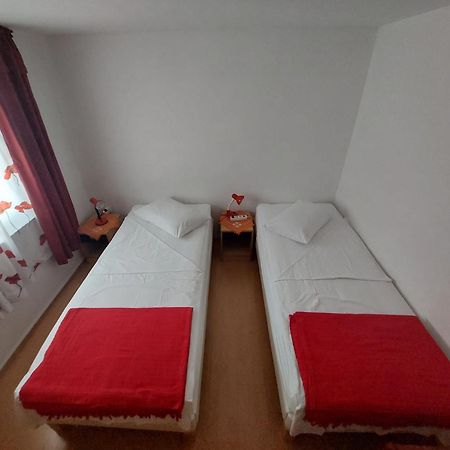 Holiday Home Zeljana Kaprije Esterno foto